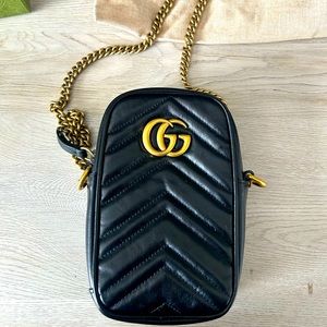 Cross body Gucci purse